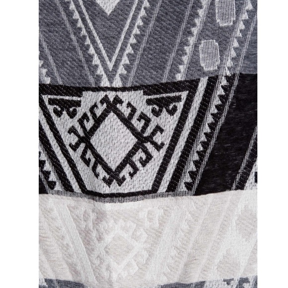 Aztec Print Scarf - Picture 3 of 3